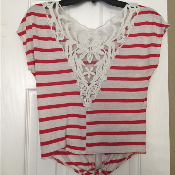 T-shirt - Picture 2 of 2