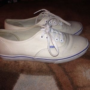 Cream girl vans 👄