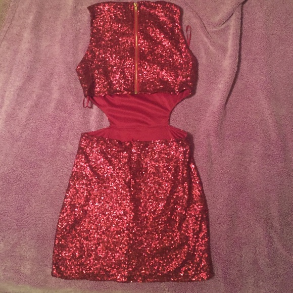 Sexy, comfortable WINE colored sequins dress. - Picture 2 of 2