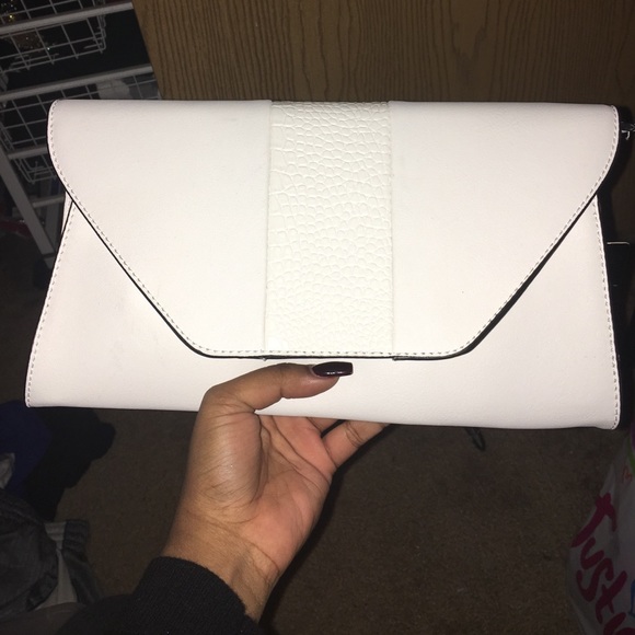 NWT white clutch