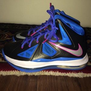 Nike Lebron James basketball sneakers