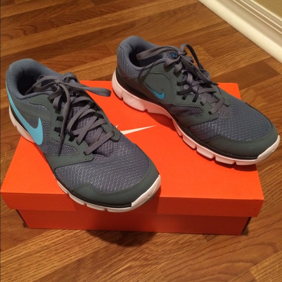 PRICE DROP NIKE Flex Experience run