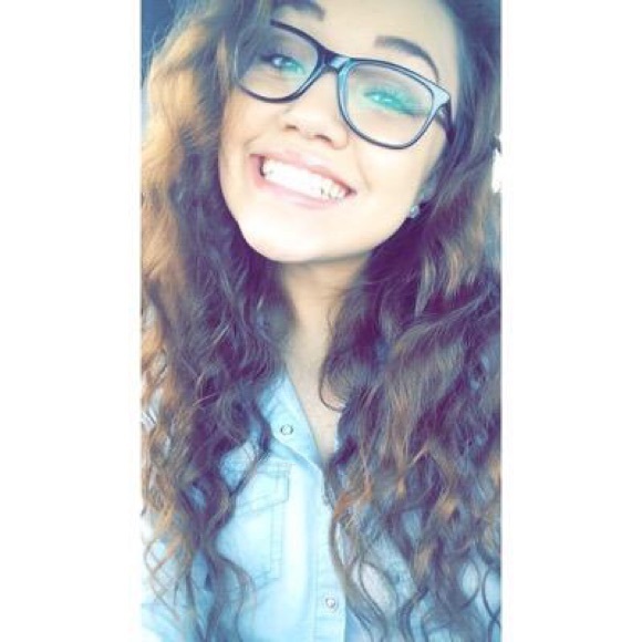 Meet your Posher, Kelsie - Picture 1 of 1