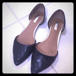 Halogen Black Pointed Toe Flats