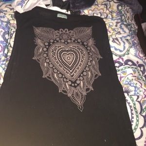 Black muscle tee with design