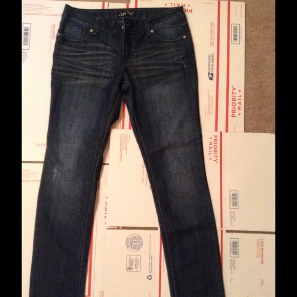 Lei Ashley trouble skinny jeans size 9 NWOT