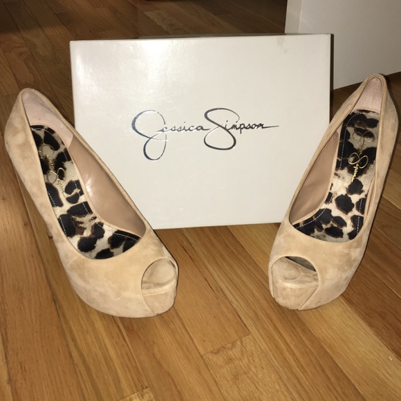 Jessica Simpson nude suede peep toe pumps