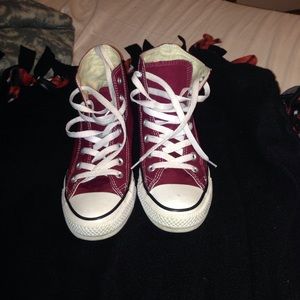 Burgundy converse
