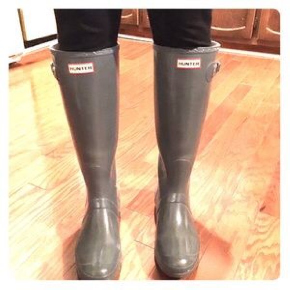 Women's size 9 gray Hunter rain boots