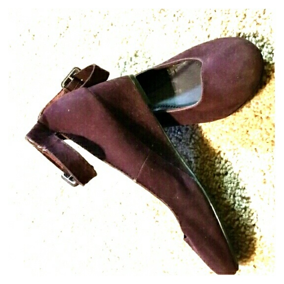 Plum wedge