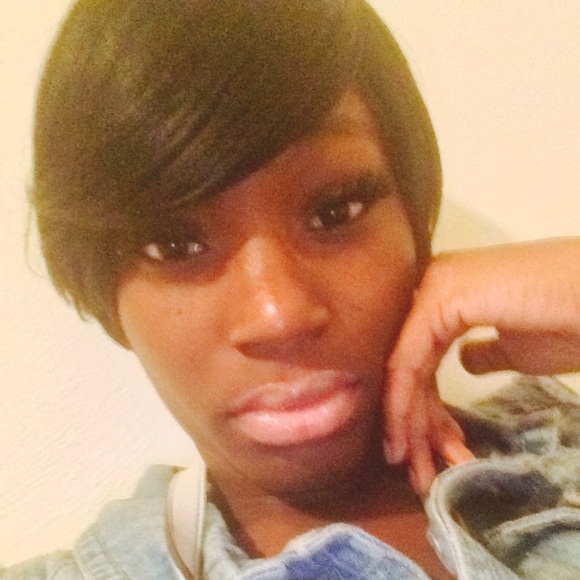 Meet your Posher, Shakira