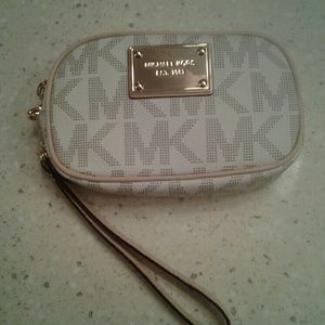 Michael Kors wristlet