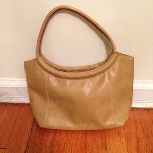 ⭐️Camel Handbag!⭐️