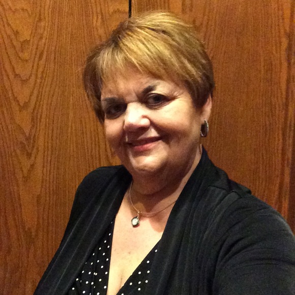 Meet your Posher, Linda - Picture 1 of 1