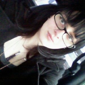 Meet your Posher, Crystal