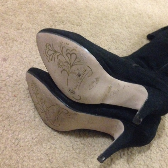 black high heel boots - Picture 2 of 3