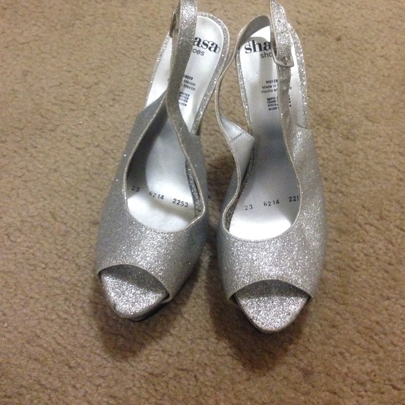 size 5 heels - Picture 1 of 3