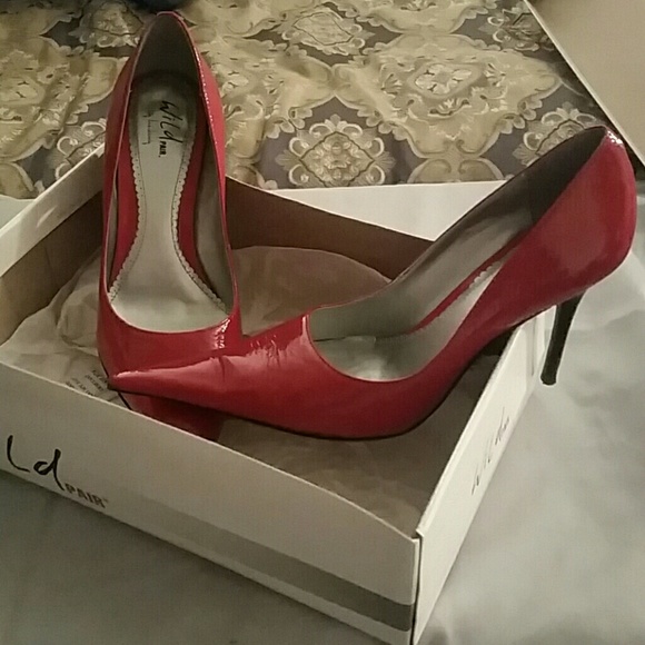 Red Pumps - Picture 2 of 4