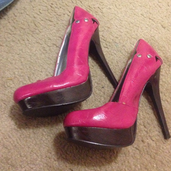 pink high heels - Picture 2 of 4