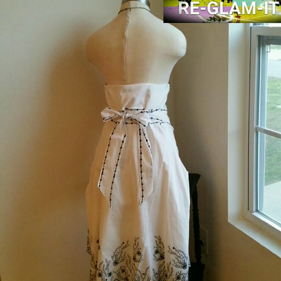 HOST PICK WHBM. BLACK.FLOWER - Picture 3 of 4