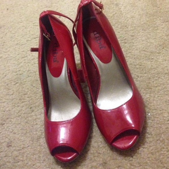 red heels - Picture 1 of 3
