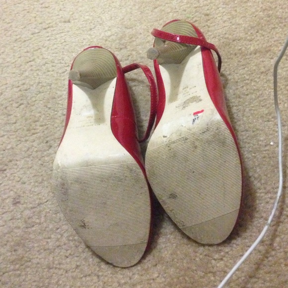 red heels - Picture 2 of 3