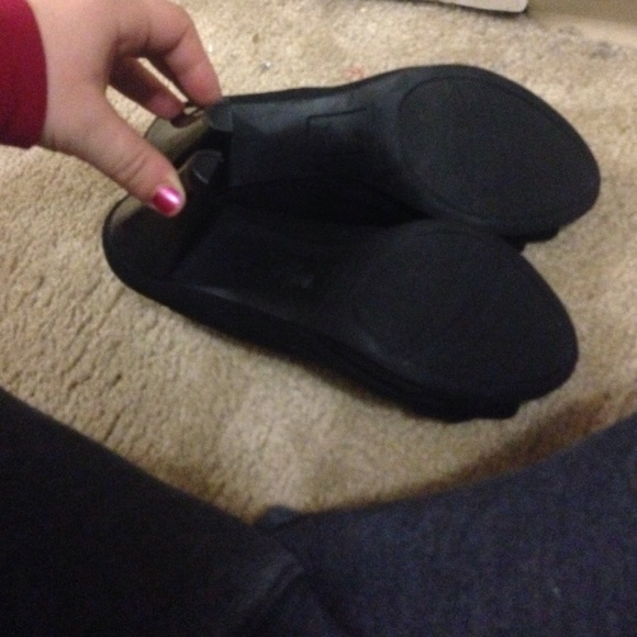 black heels - Picture 2 of 3