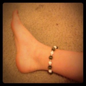 Leg bracelet