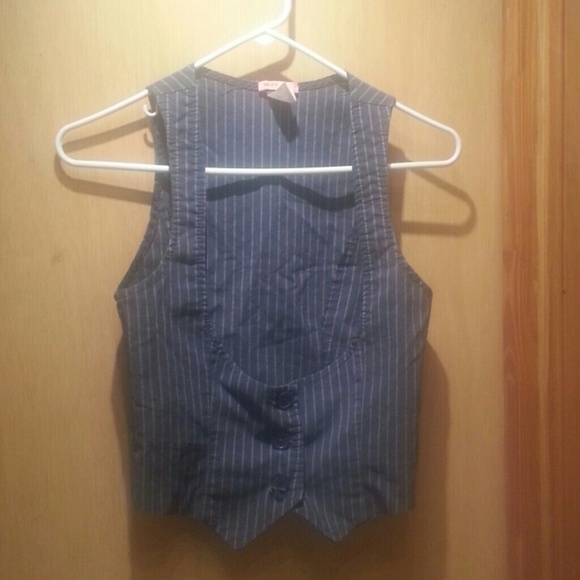 A short vest