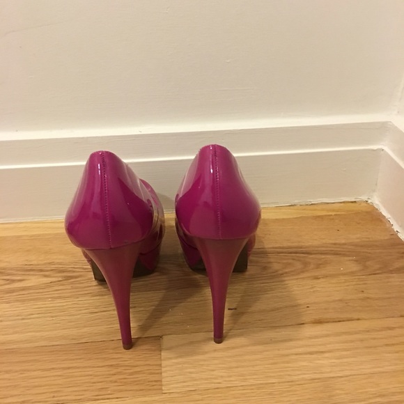 NEW Size 8 Aldo pumps, patent fuchsia colored. - Picture 3 of 4