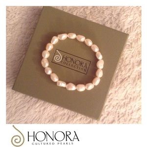 Honora Pearl Bracelet