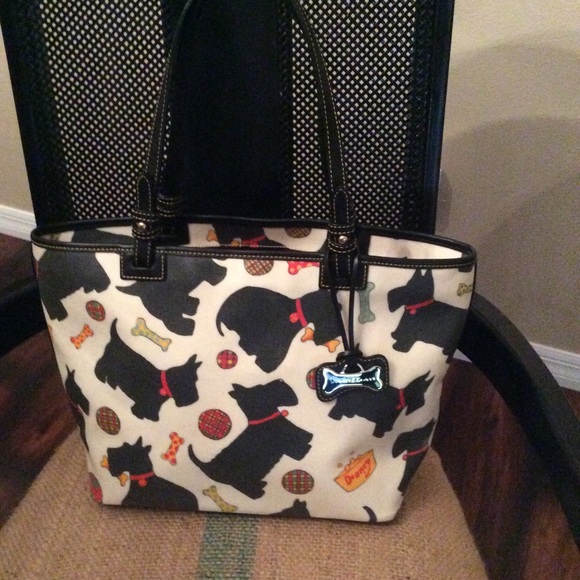 White Dooney and Bourke East/West Tote