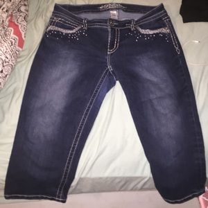 Embroidered crop jeans