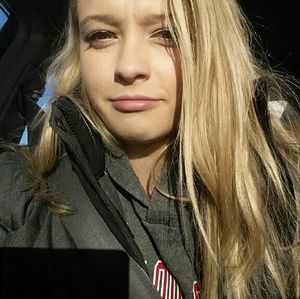 Meet your Posher, Kendra