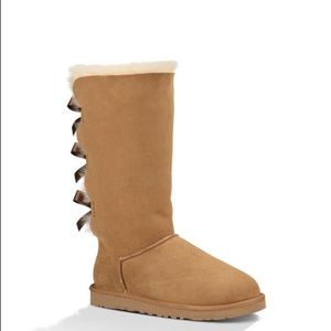 SOLD!!!! Ugg Bailey Bow Triplet Boots