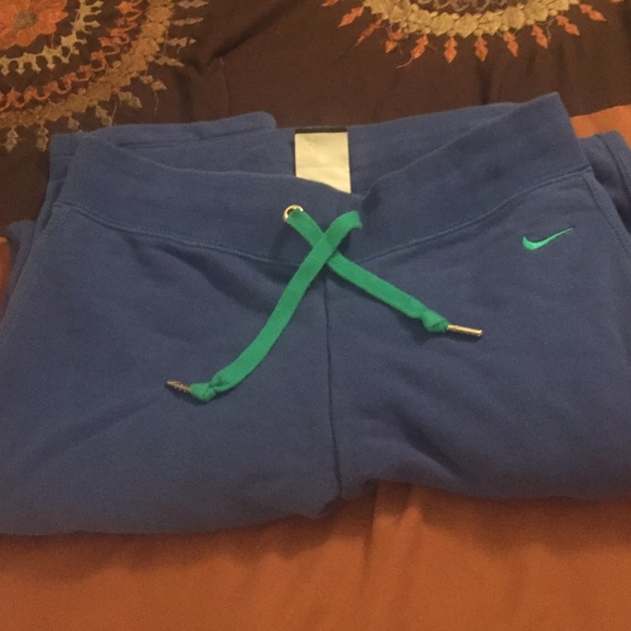 Nike straight leg jog pant - Picture 1 of 4