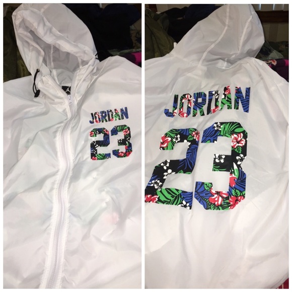 Jordan wind breaker size medium
