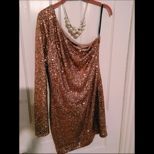 ✨Gold sequin one-shoulder dress
