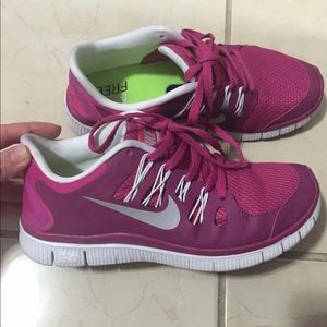 ❌SOLD❌Pink free runs