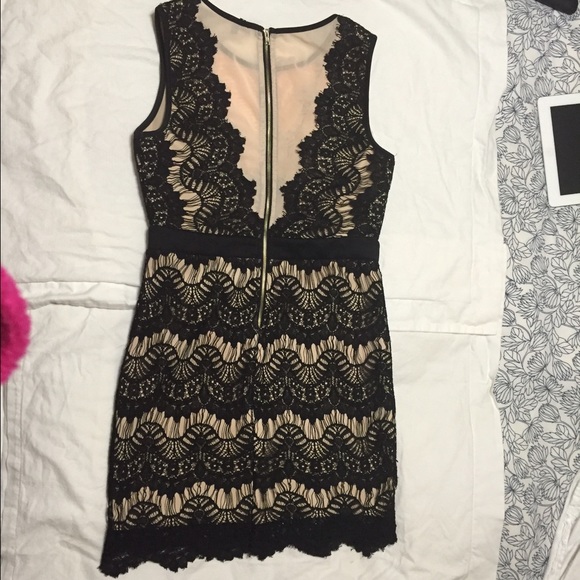 Dress. - Picture 3 of 4