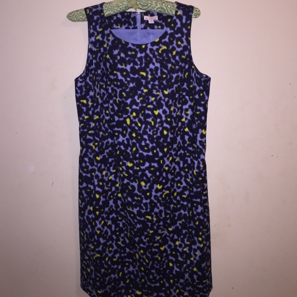 Pattern blue dress