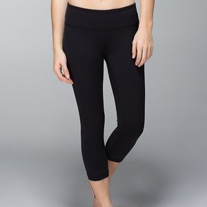 Lululemon Cropped Wunder Under Leggings
