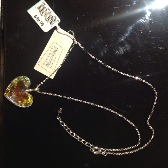 Beautiful crystal necklace with Swarovski elements