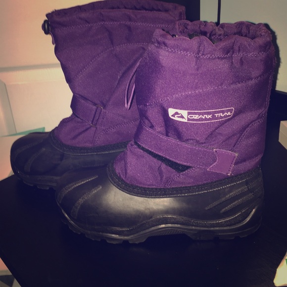 Snowboots (Never Used)