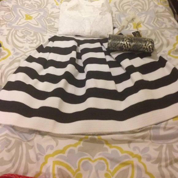 Purse - Picture 2 of 4