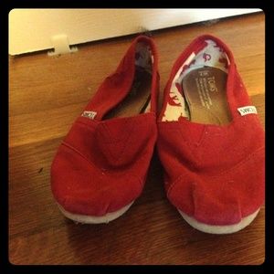 Red TOMS
