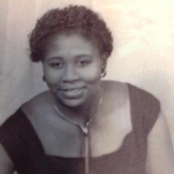 Meet your Posher, Dottie - Picture 2 of 4