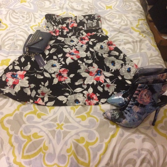 July 4th sale - Picture 2 of 4