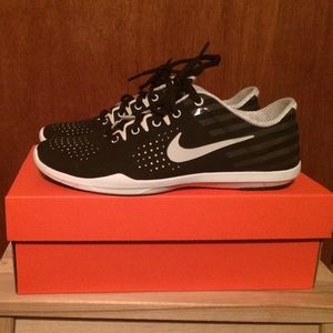 Nike studio trainer print sz. 7