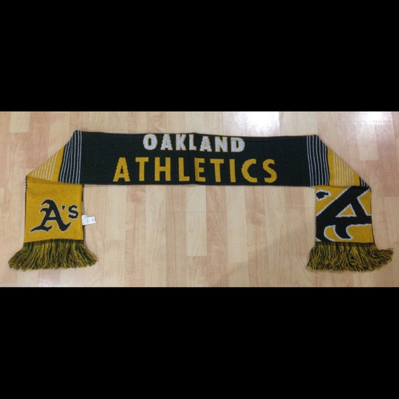 Oakland Athletics Stripe Knitted Winter Scarf - Picture 3 of 4